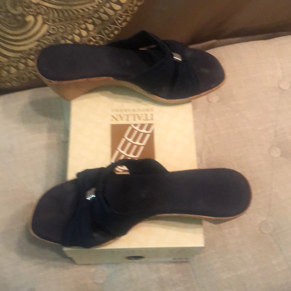 ITALIAN SHOEMAKERS, 8, navy, wedge heel, sandals 2.5 inch heel; slightly worn